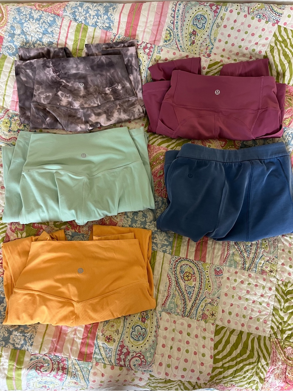 Bundle of 5 lululemon leggings — mauve, maroon, mint, navy, mustard